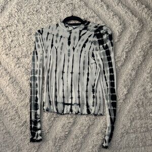 Stylish Black and White Tie-Dye Women's Top